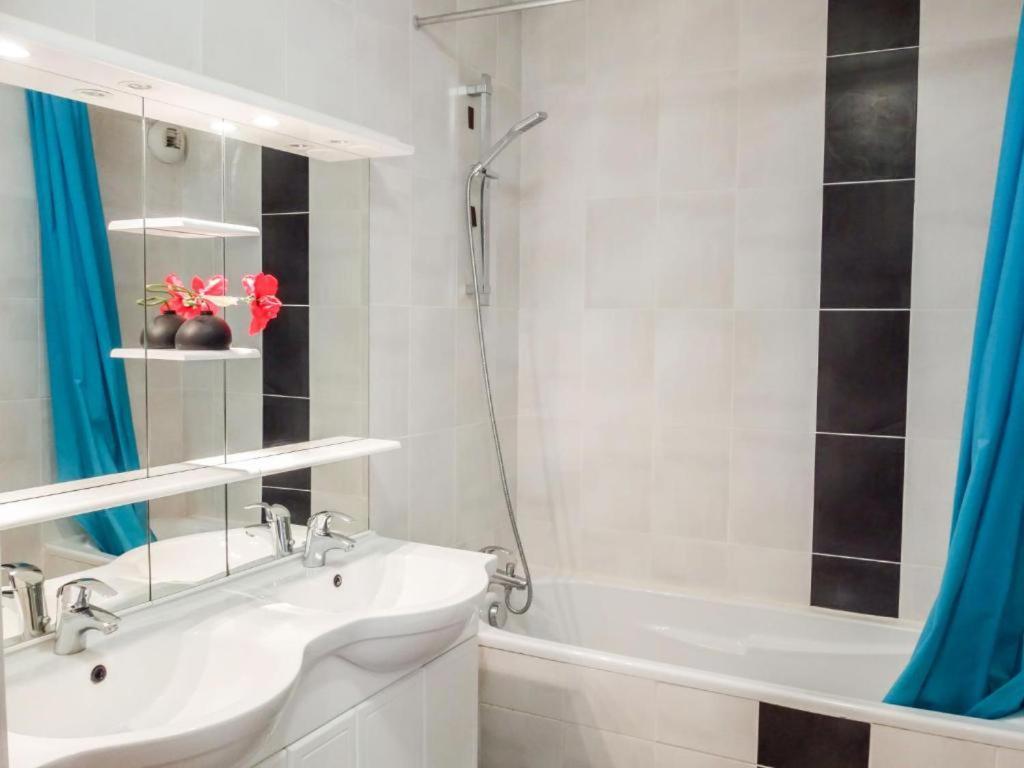 Vert Paradis - Vue Apaisante Sur Golf, Pins Parasols, 2E Etage - 80 M2 Dont Terrasse Avec Pergola, 2 Chambres, 3Et Iles, 3 Clim, Wifi - Piscine, Parking Et Park A Velos, Ascenseur - En Option Linge, Menage - Pistes Cyclables, Mer A Proximite Saint-Cyprien  Esterno foto